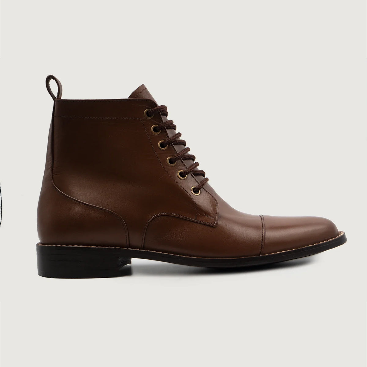 Brown Full-Grain leather Boots - 固特异沿条缝制工艺与鞋头细节