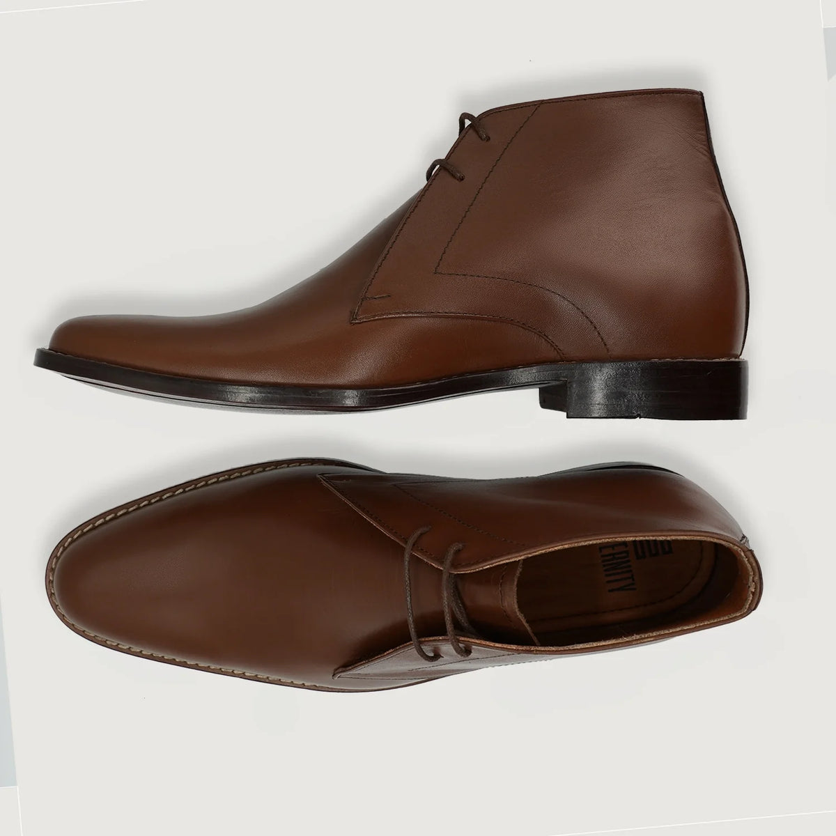 Corry Chukka 复古棕 真皮工装靴马丁靴 男士 For Men - 加固鞋跟护壁与高密度双排走线细节