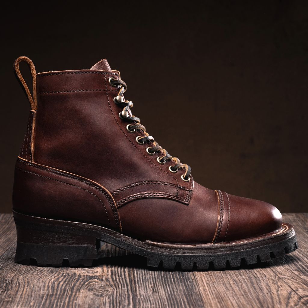 Classic Full-Grain leather Boots - 固特异沿条缝制工艺与鞋头细节