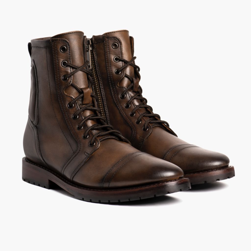 Casa Moto Anejo 真皮工装靴马丁靴 男士 in Classic Full-Grain Leather - 正面版型与定制立体剪裁轮廓 | 官方商城选购