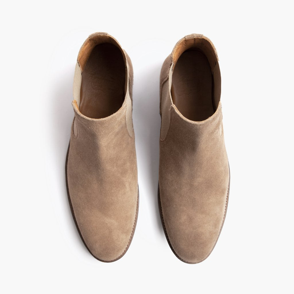 High-Traction Rubber Outsole & Lug Tread Pattern on Cavalier Sandstone 真皮工装靴马丁靴 男士