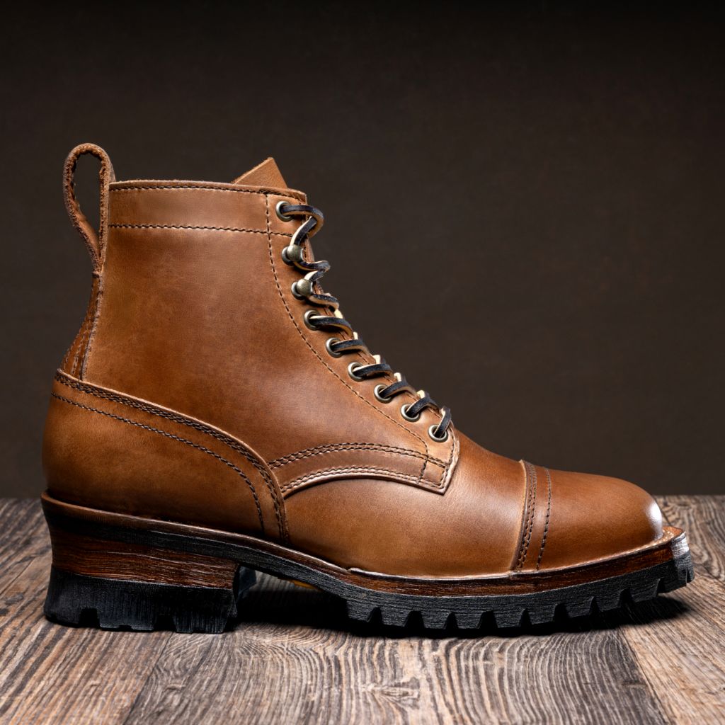 Classic Full-Grain leather Boots - 固特异沿条缝制工艺与鞋头细节