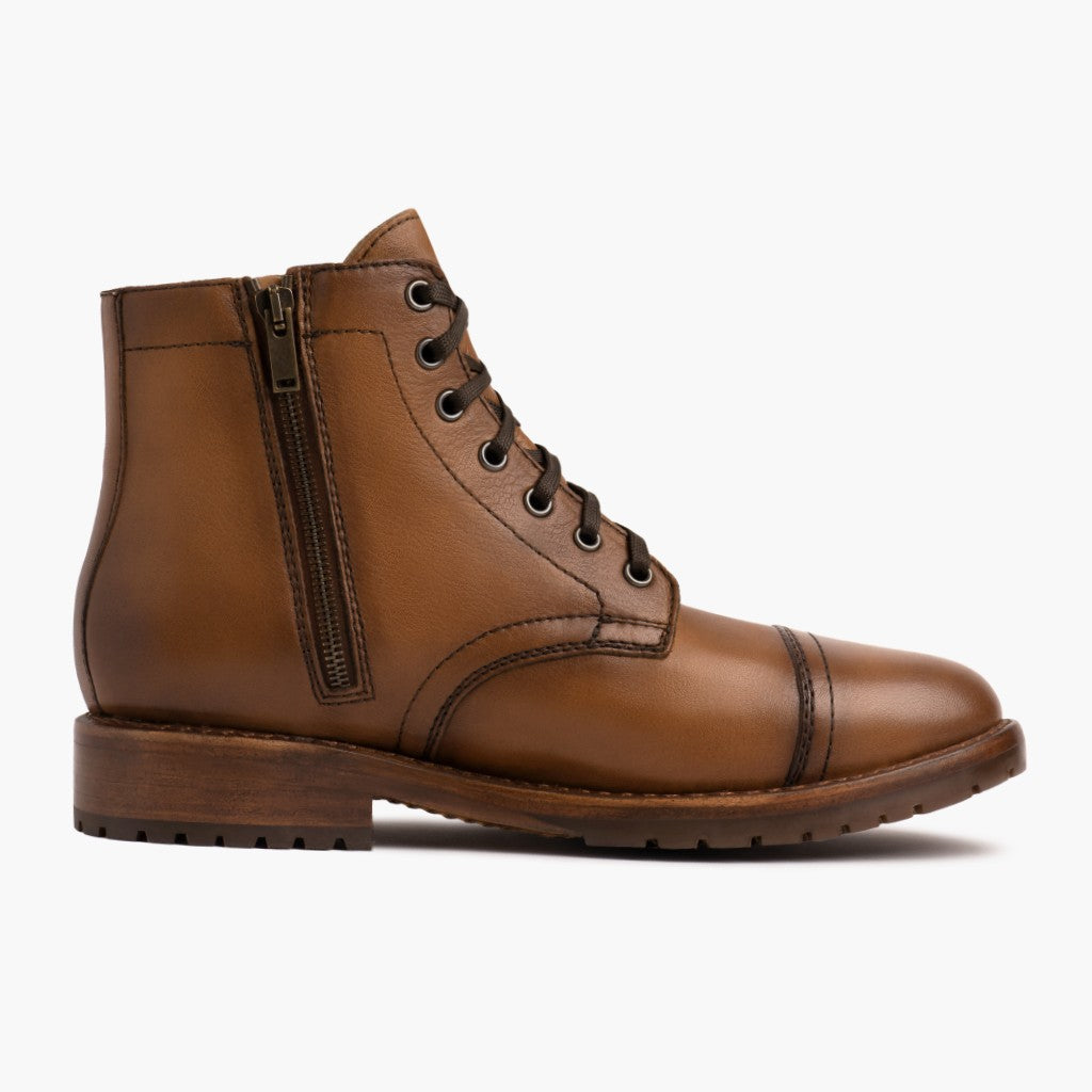 Classic Full-Grain leather Boots - 固特异沿条缝制工艺与鞋头细节