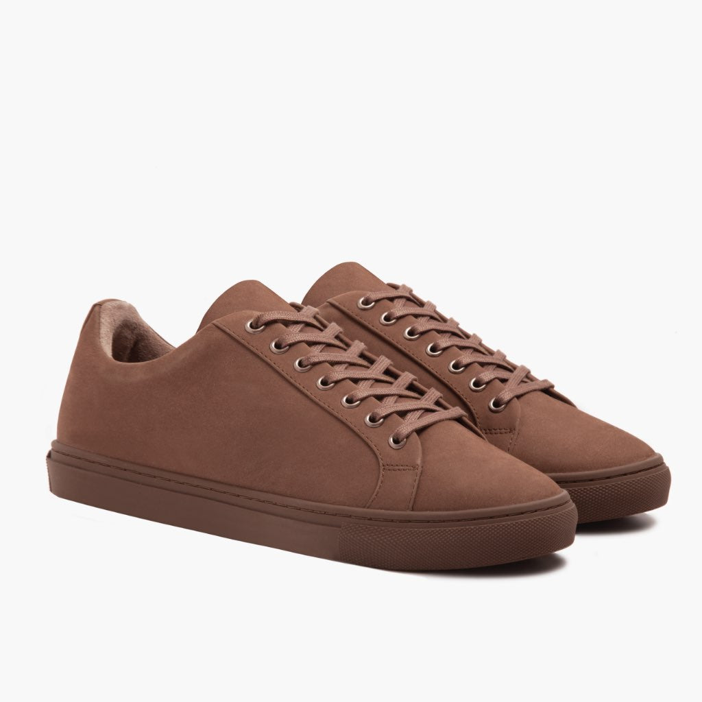 Premier Low Top Pebble 真皮休闲板鞋运动鞋 男士 For Men in Classic Full-Grain Leather - 侧面轮廓视角 | 官方商城选购