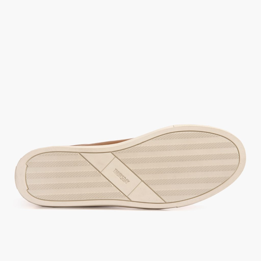 High-Traction Rubber Outsole & Lug Tread Pattern on Premier Low Top Toffee 真皮休闲板鞋运动鞋 男士 For Men