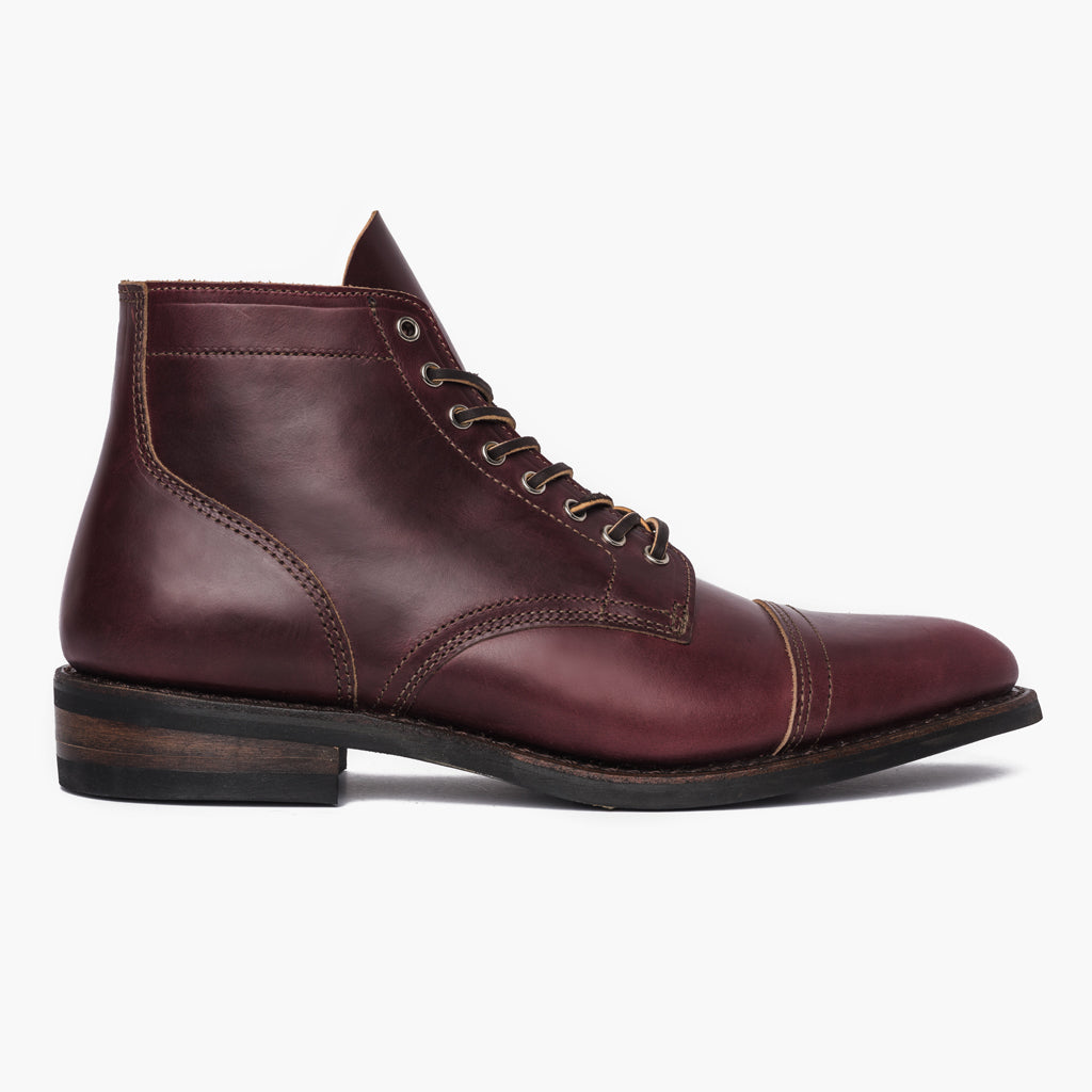 Classic Full-Grain leather Boots - 固特异沿条缝制工艺与鞋头细节