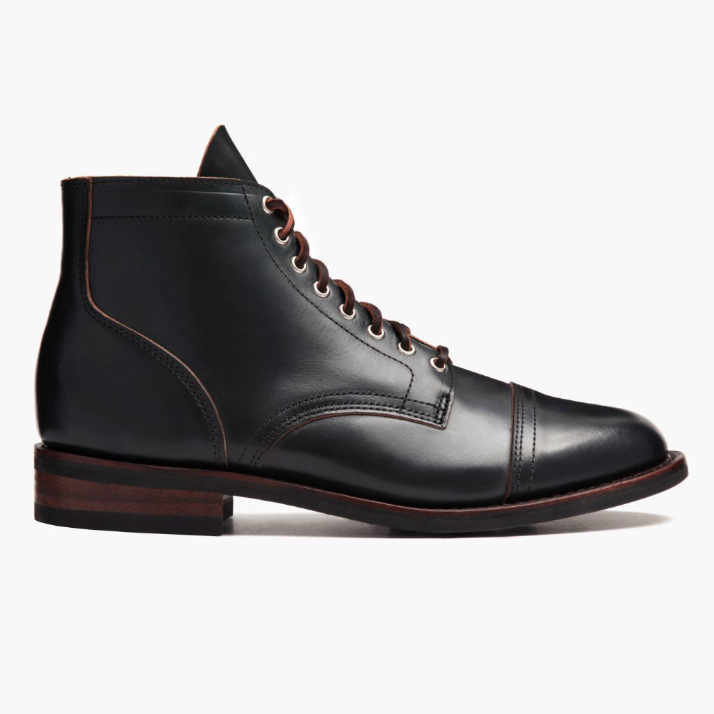 Classic Full-Grain leather Boots - 固特异沿条缝制工艺与鞋头细节