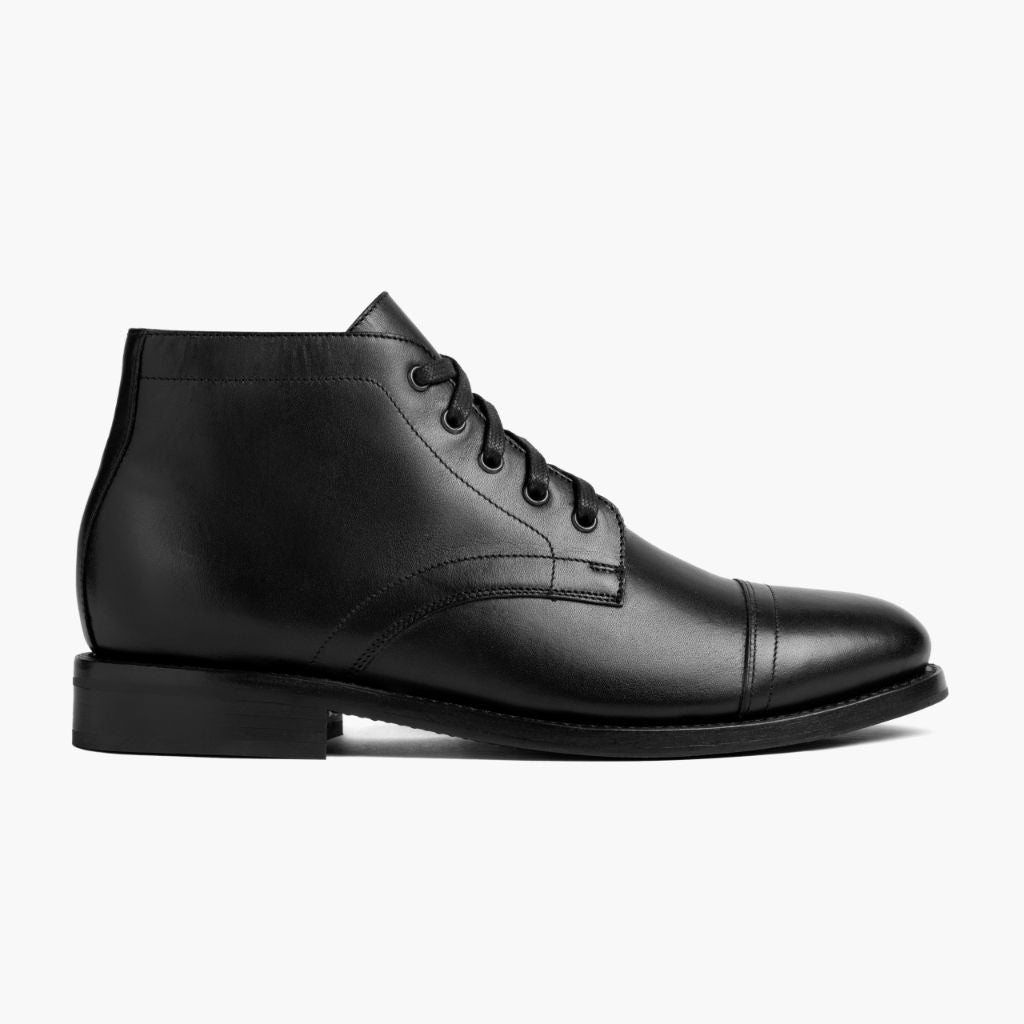 Black Full-Grain leather Boots - 固特异沿条缝制工艺与鞋头细节