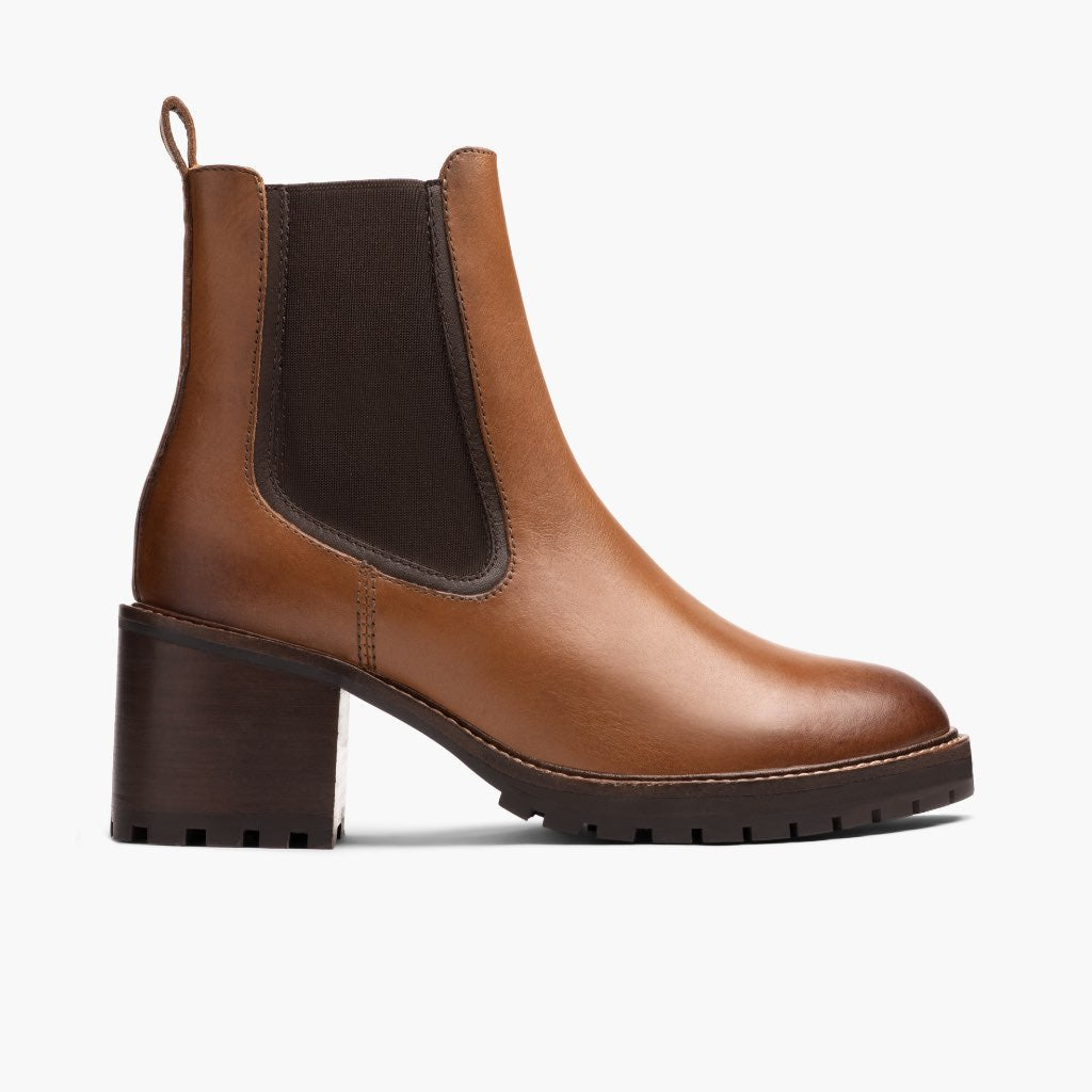 Knockout Toffee 真皮工装靴马丁靴 女士 in Classic Full-Grain Leather - 侧面轮廓视角 | 官方商城选购