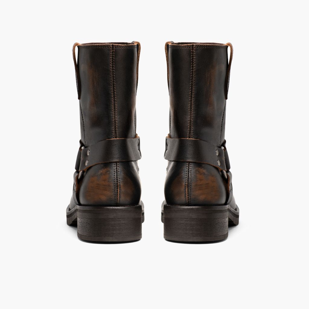 High-Traction Rubber Outsole & Lug Tread Pattern on Outlaw Vintage 复古棕 真皮工装靴马丁靴 女士