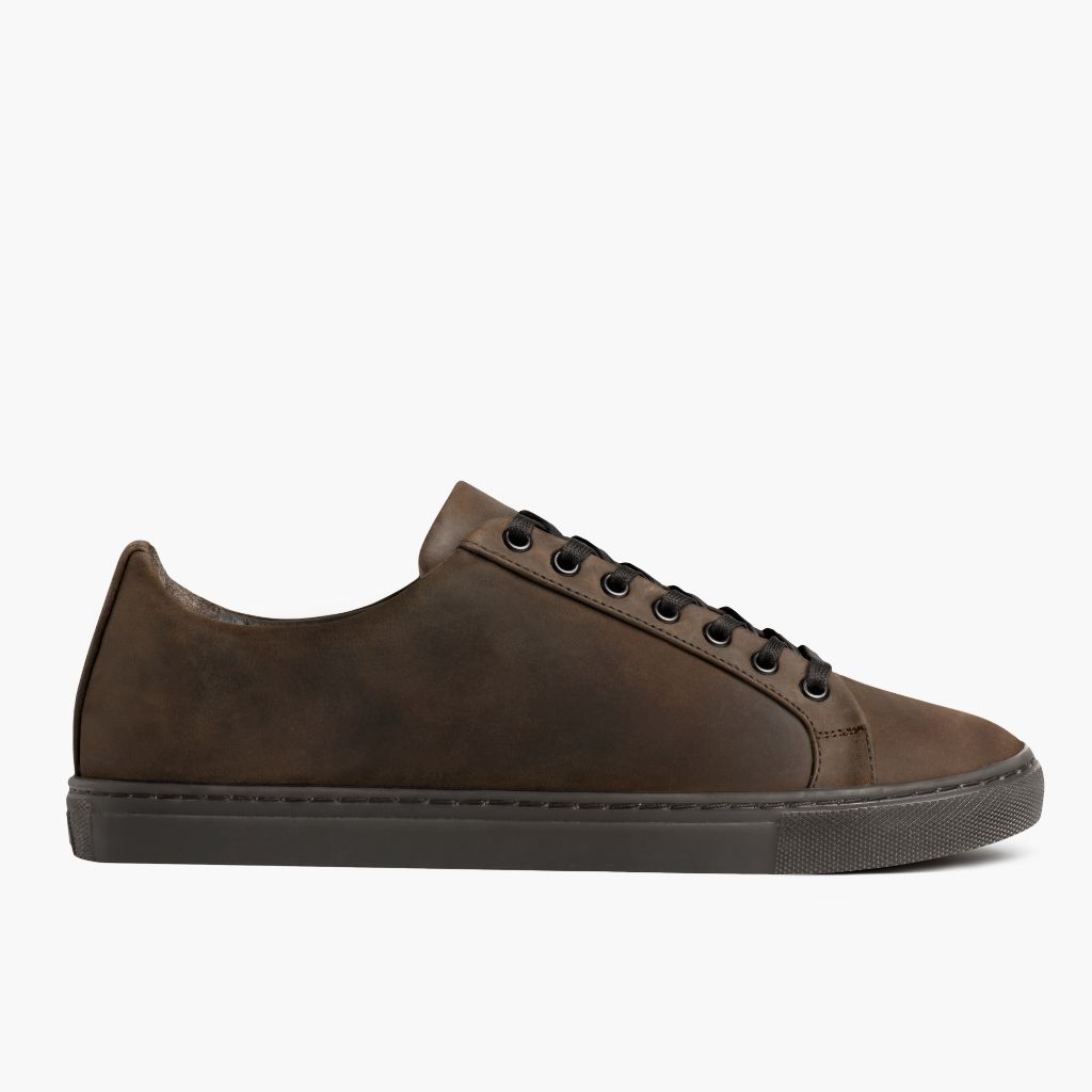 Classic Full-Grain leather Sneakers - 固特异沿条缝制工艺与鞋头细节