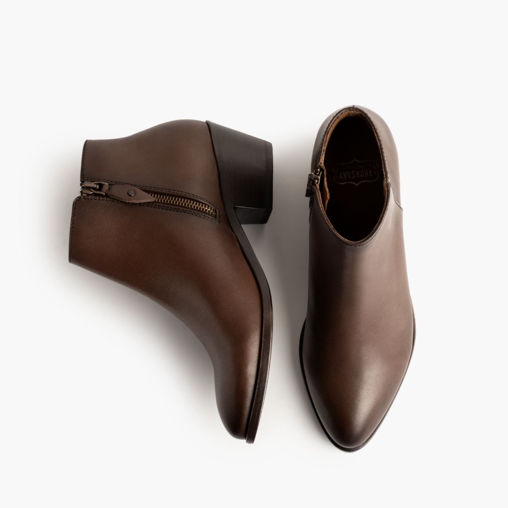 High-Traction Rubber Outsole & Lug Tread Pattern on Downtown Amaretto 真皮工装靴马丁靴 女士