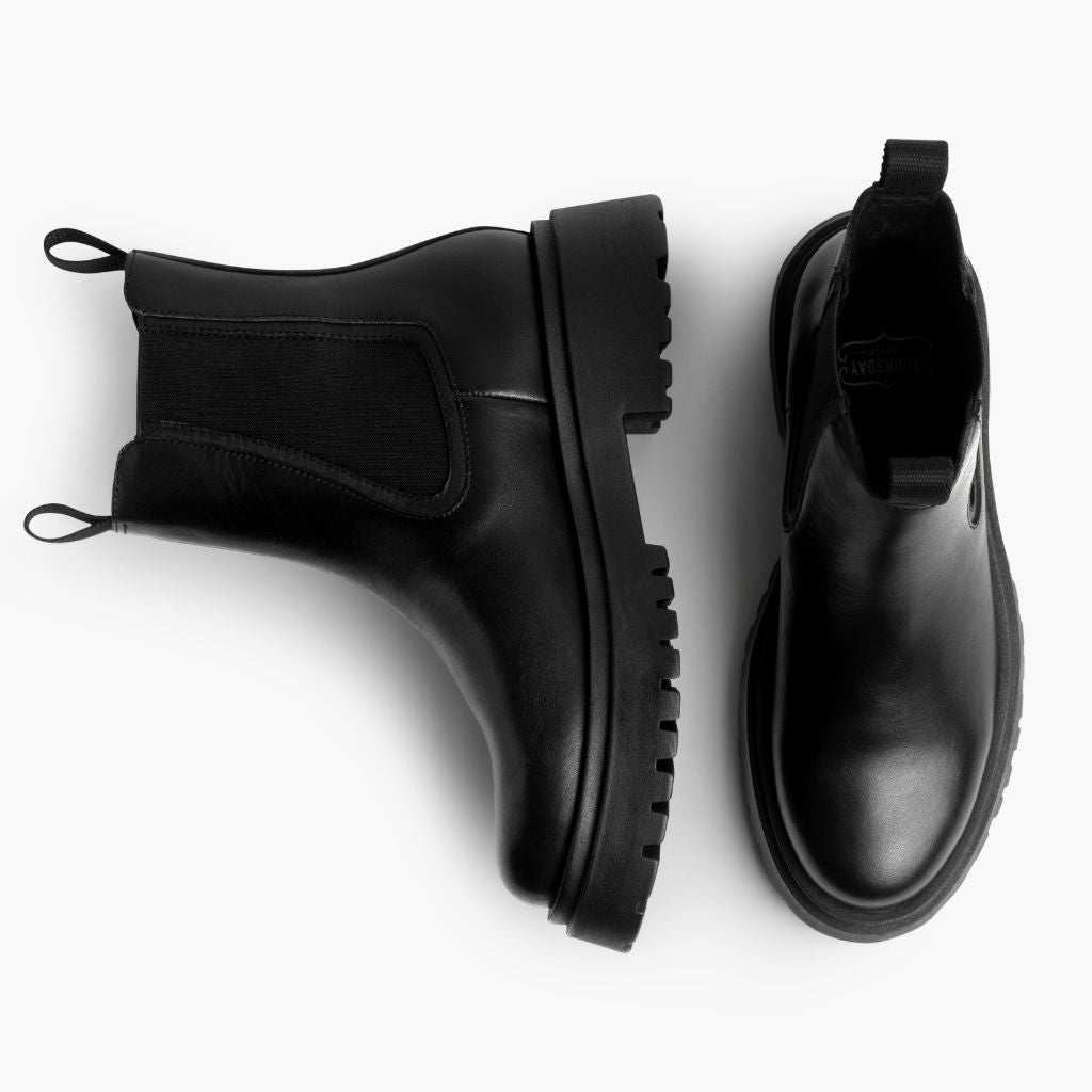 High-Traction Rubber Outsole & Lug Tread Pattern on Legend Platform 经典黑 真皮工装靴马丁靴 女士