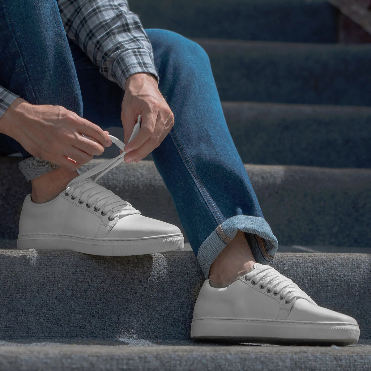 High-Traction Rubber Outsole & Lug Tread Pattern on Murphy Low Top White 真皮休闲板鞋运动鞋 男士