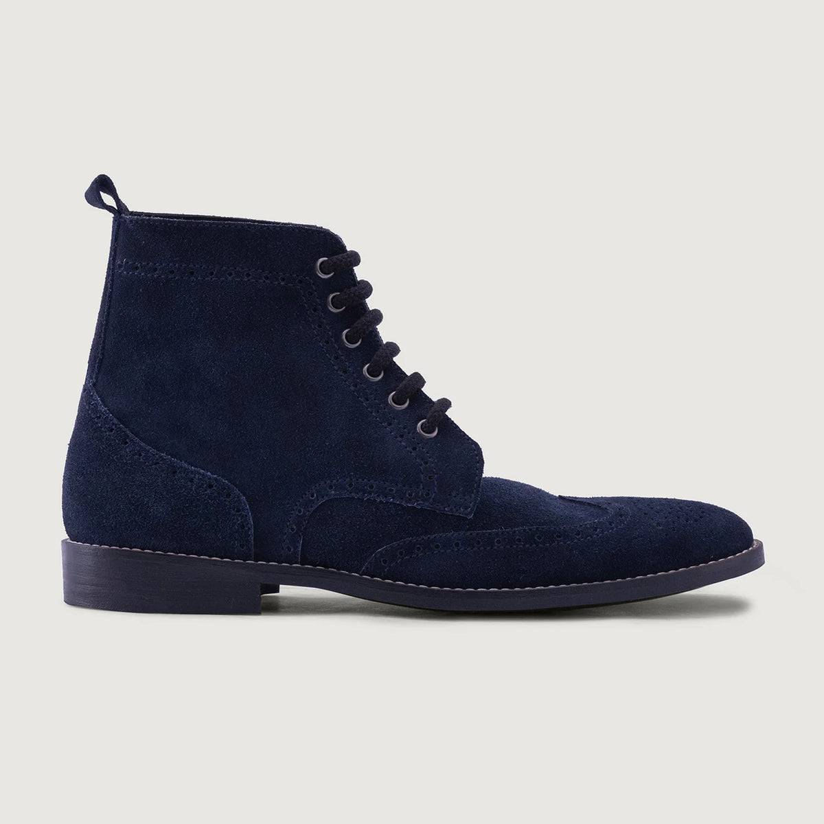 Blue Goatskin Suede Trench Coat - 展现肩线贴合与利落下摆的背部视角