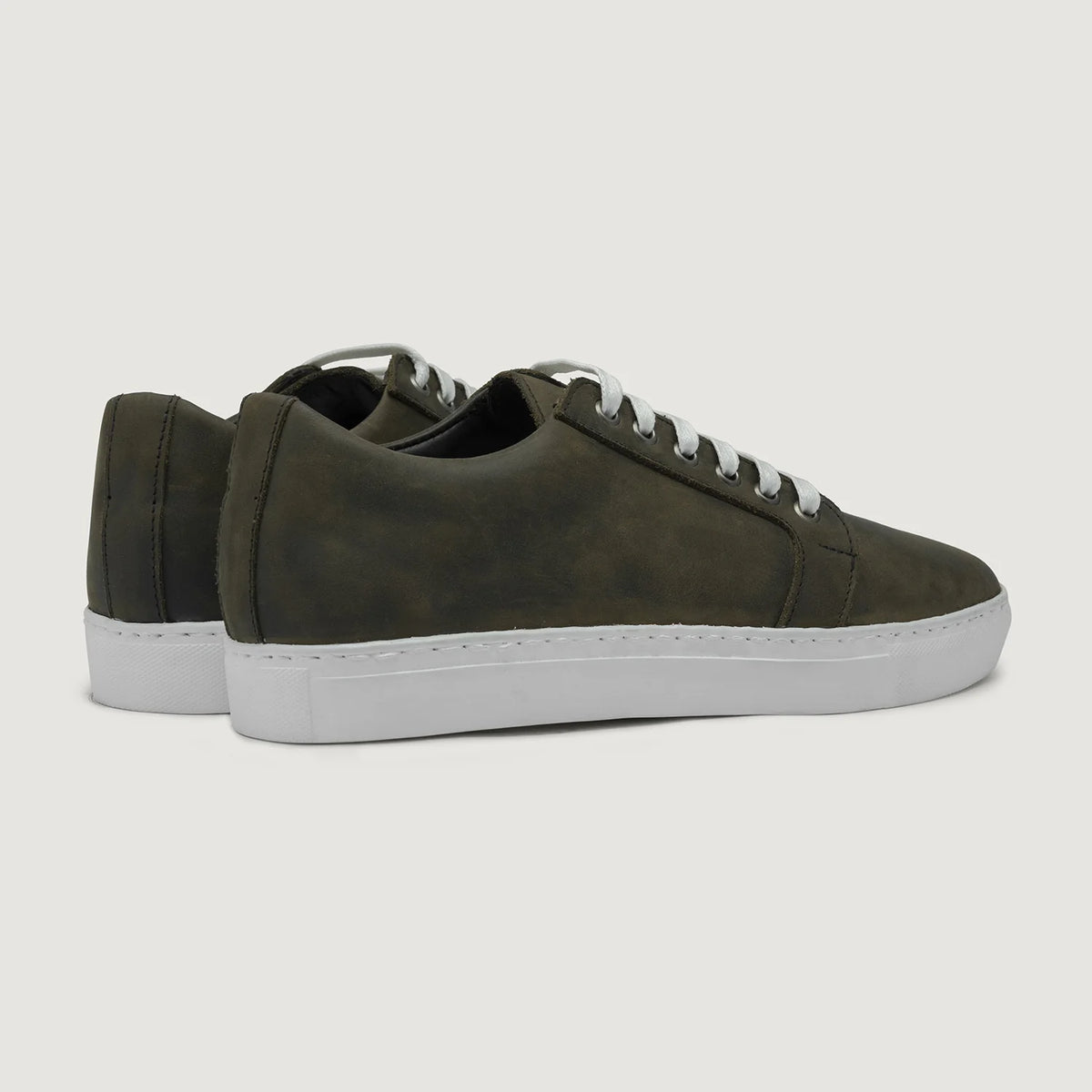 Murphy Low Top Olive Pullup 真皮休闲板鞋运动鞋 男士 For Men - 加固鞋跟护壁与高密度双排走线细节
