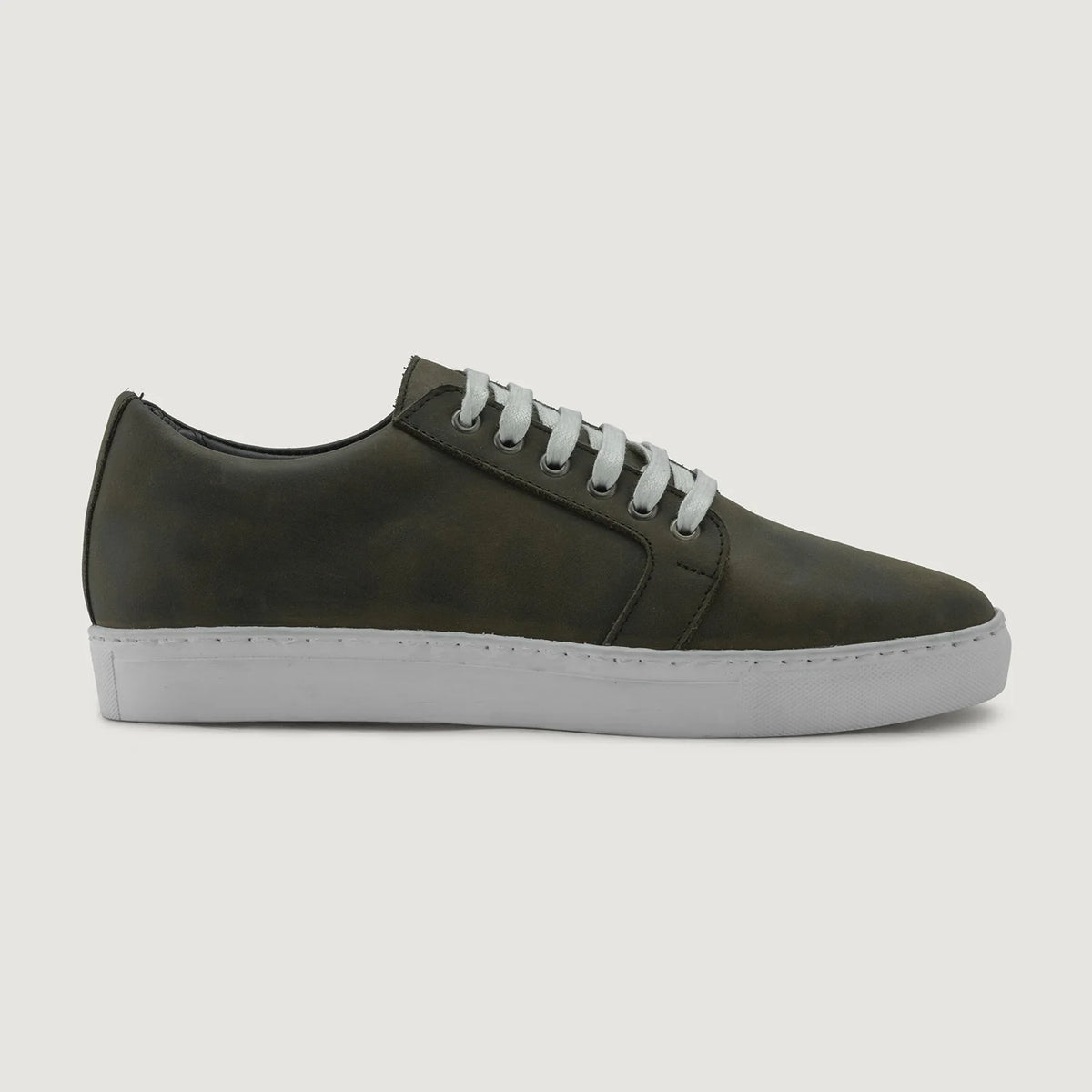 Olive Full-Grain leather Sneakers - 固特异沿条缝制工艺与鞋头细节
