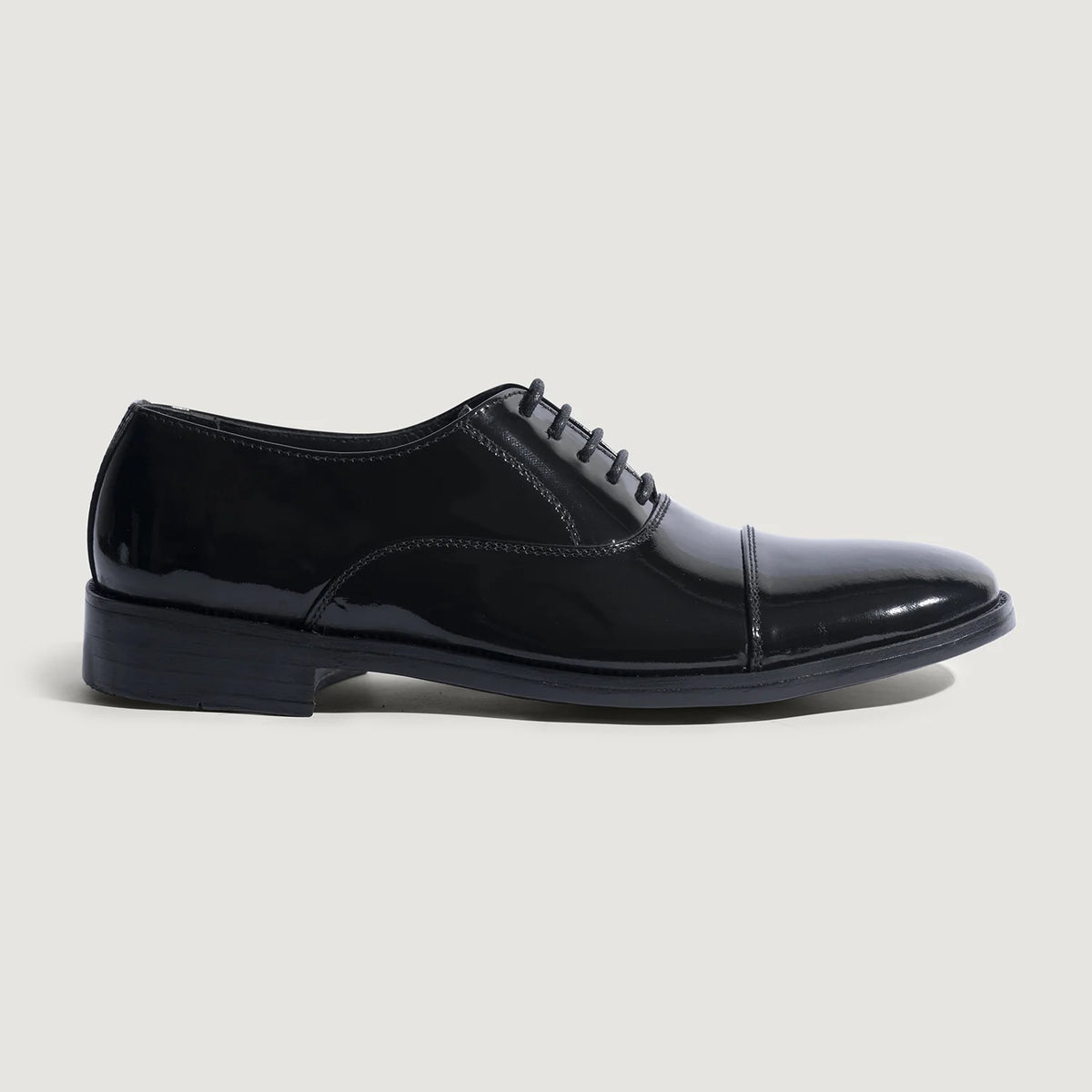 Patent Black Full-Grain leather Shoes - 固特异沿条缝制工艺与鞋头细节