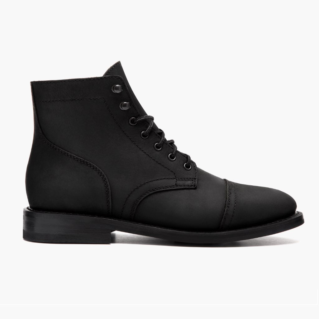 Black Full-Grain leather Boots - 固特异沿条缝制工艺与鞋头细节
