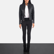 Women's Adalyn Quilted 黑色 真皮机车夹克 女士 - Lateral Side Profile View Showing Sleeve Cut &amp; Athletic Taper Fit