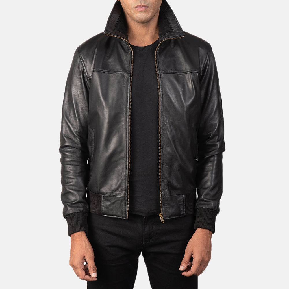 
Air Rolf 经典黑 真皮飞行员夹克 男士 in Black Sheepskin Leather - 正面版型与定制立体剪裁轮廓 | 官方商城选购