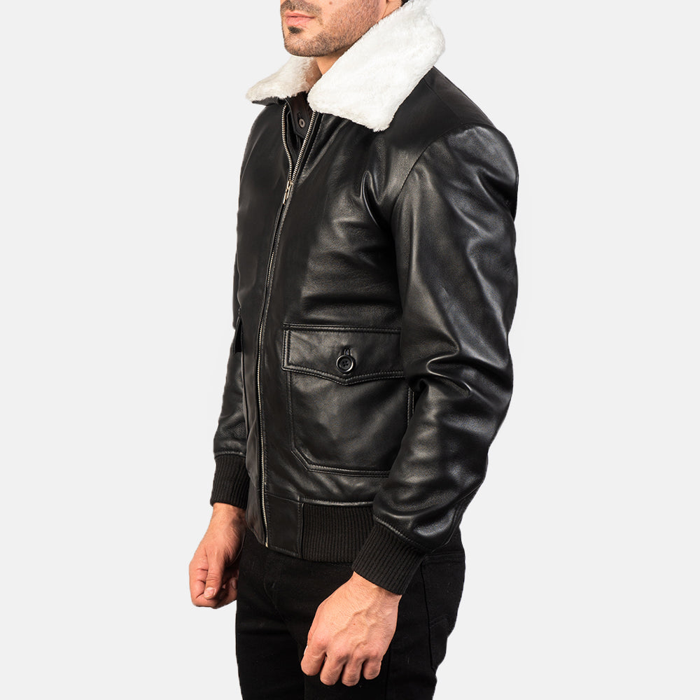 
Black Sheepskin Leather Bomber Jacket - 展现肩线贴合与利落下摆的背部视角