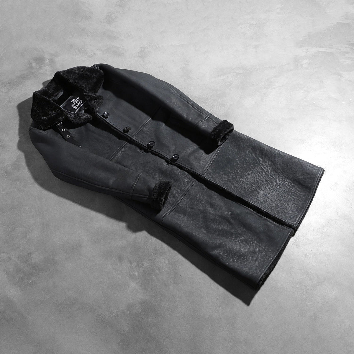 Open Hem &amp; Hem Craftsmanship Construction Detail on Women's Alina Shearling 黑色 真皮大衣 女士