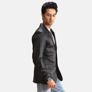 
Black Sheepskin leather Blazer - 展现肩线贴合与利落下摆的背部视角