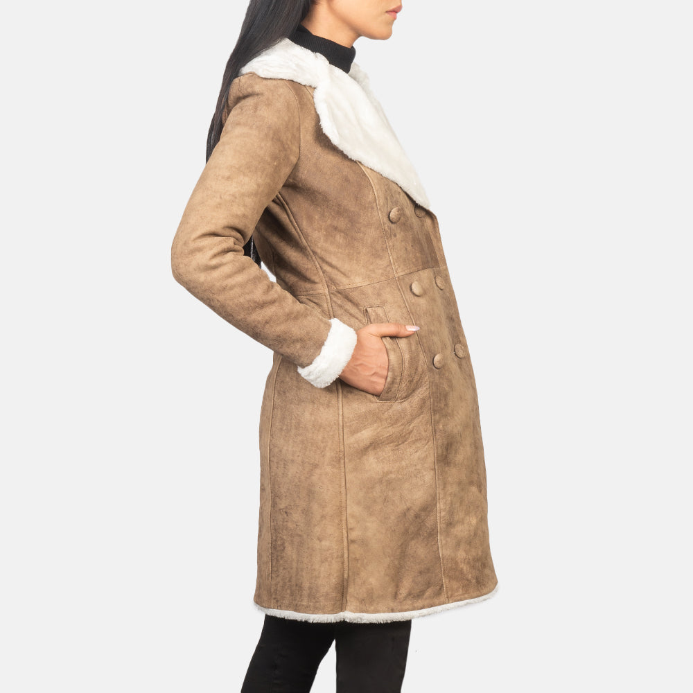 
Distressed Brown Sheepskin Snuffed Aviator Jacket - 展现肩线贴合与利落下摆的背部视角