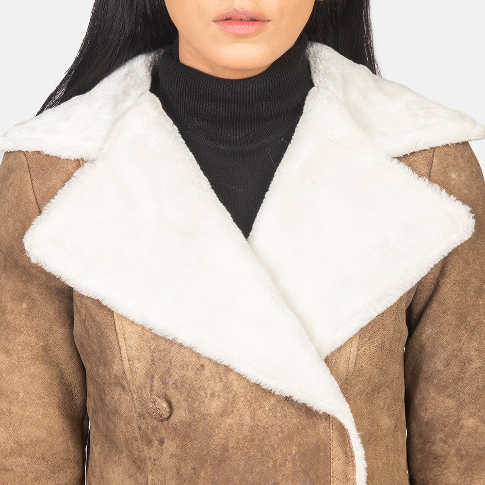 
内衬展示 Showing Fully Faux Fur Lined & 内部双侧实用暗袋