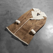
模特上身效果： Amie Distressed Brown Double Breasted Shearling Coat 模特试穿展示（自然光垂坠质感）