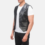 
Black Cowhide leather Vest - 展现肩线贴合与利落下摆的背部视角