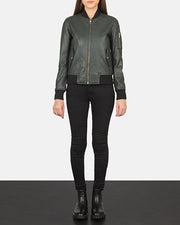 
Ava Ma-1 Green Leather Bomber Jacket - 展现立体袖型与合身版型的侧身视角