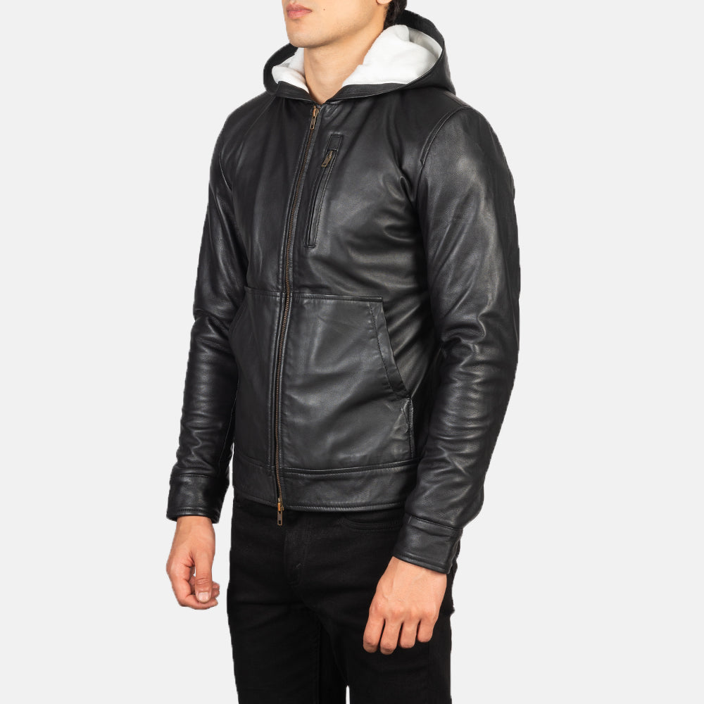 
Black Sheepskin Leather Bomber Jacket - 展现肩线贴合与利落下摆的背部视角