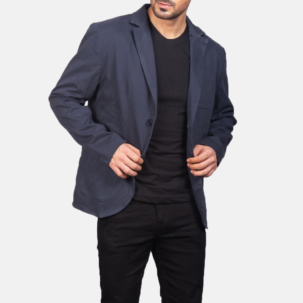 
Navy Blue Poly-Cotton Leather Blazer - 展现肩线贴合与利落下摆的背部视角