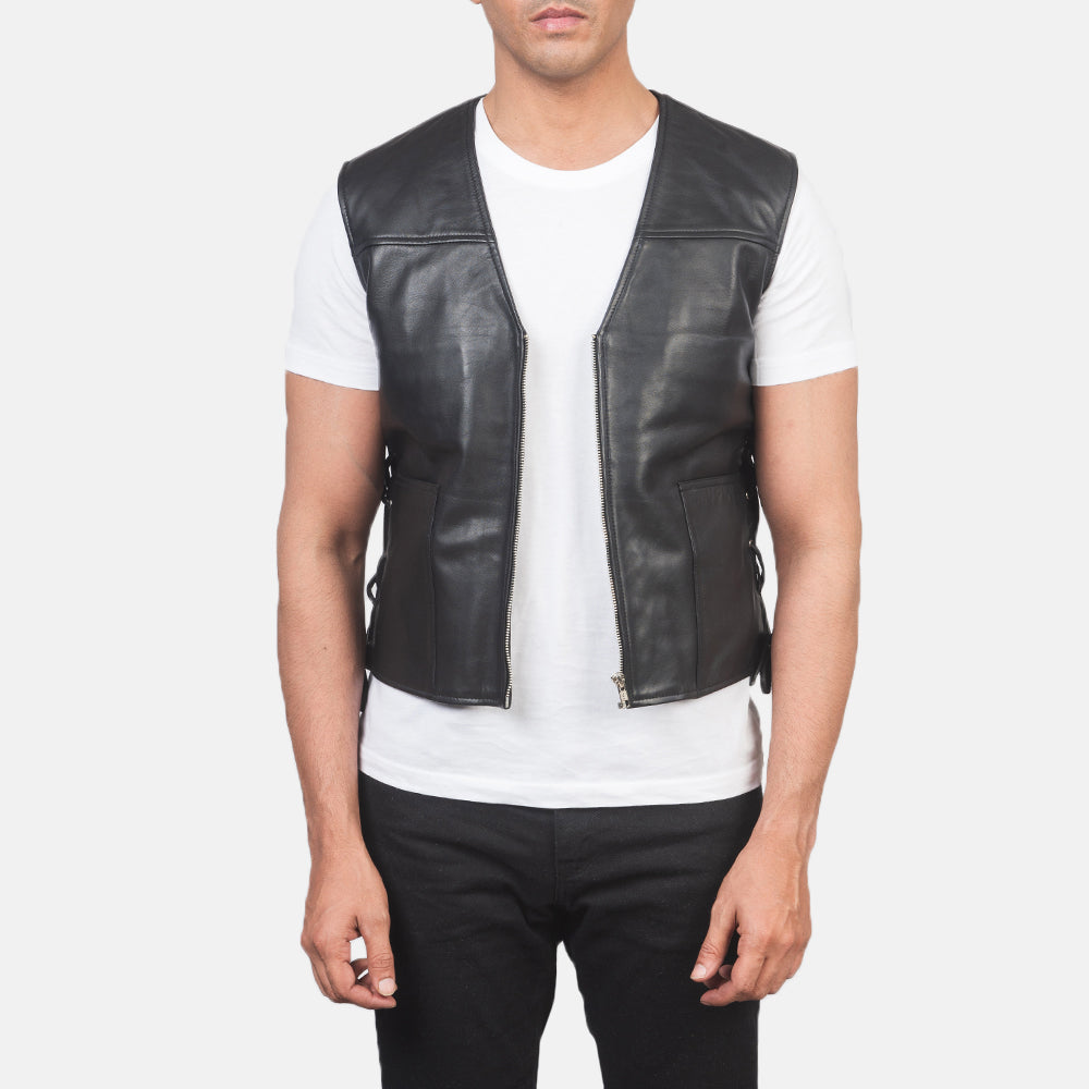 
Brandon 经典黑 真皮马甲 男士 in Black Sheepskin Leather - 正面版型与定制立体剪裁轮廓 | 官方商城选购