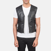 
Brandon 经典黑 真皮马甲 男士 in Black Sheepskin Leather - 正面版型与定制立体剪裁轮廓 | 官方商城选购