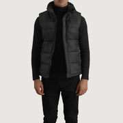 Bryan 黑色 Puffer Vest 男士 in Black Full-Grain Leather - 正面细节与立体剪裁修身版型 | 官方线上选购