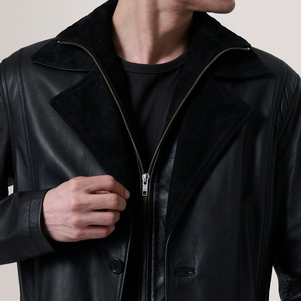 
内衬展示 Showing Quilted Polyester Lining & 内部双侧实用暗袋