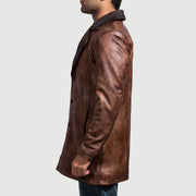 
细节特写 of Notch & Button Hardware on Cinnamon Distressed Leather Fur 真皮大衣 男士