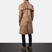 Men's Classic 棕色 Leather Duster 男士 - Lateral Side Profile View Showing Sleeve Cut &amp; Athletic Taper Fit