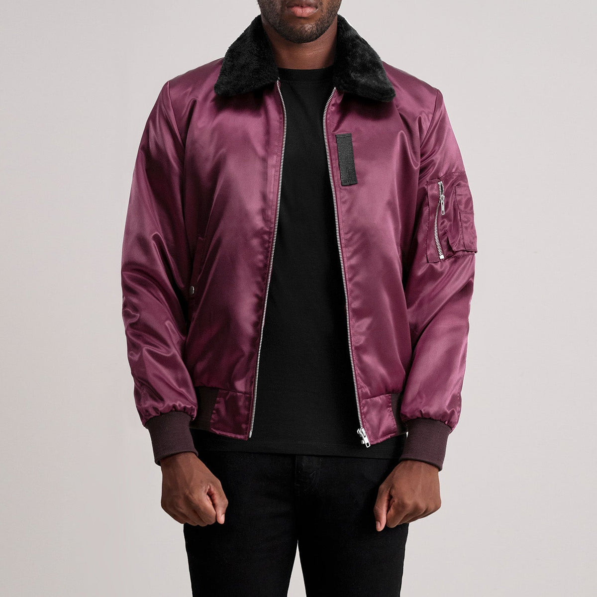 Clyde B-15 Maroon 真皮飞行员夹克 男士 - Lateral Side Profile View Showing Sleeve Cut &amp; Athletic Taper Fit