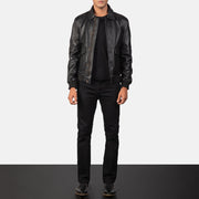 
Coffmen Brown Suede A2 Bomber Jacket - 展现立体袖型与合身版型的侧身视角