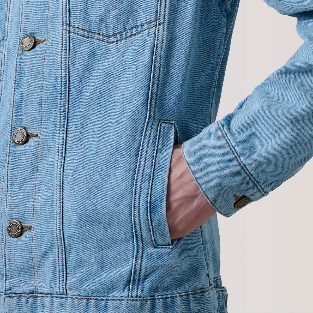
内衬展示 Showing Quilted Viscose Lining & 内部双侧实用暗袋