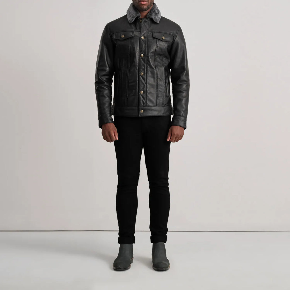 Dallis 黑色 Leather Shearling Trucker 真皮夹克 男士 - Lateral Side Profile View Showing Sleeve Cut &amp; Athletic Taper Fit