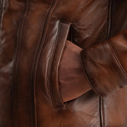
内衬展示 Showing Fully Faux Fur Lined & 内部双侧实用暗袋