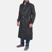 
Black Cowhide Leather Trench Coat - 展现肩线贴合与利落下摆的背部视角