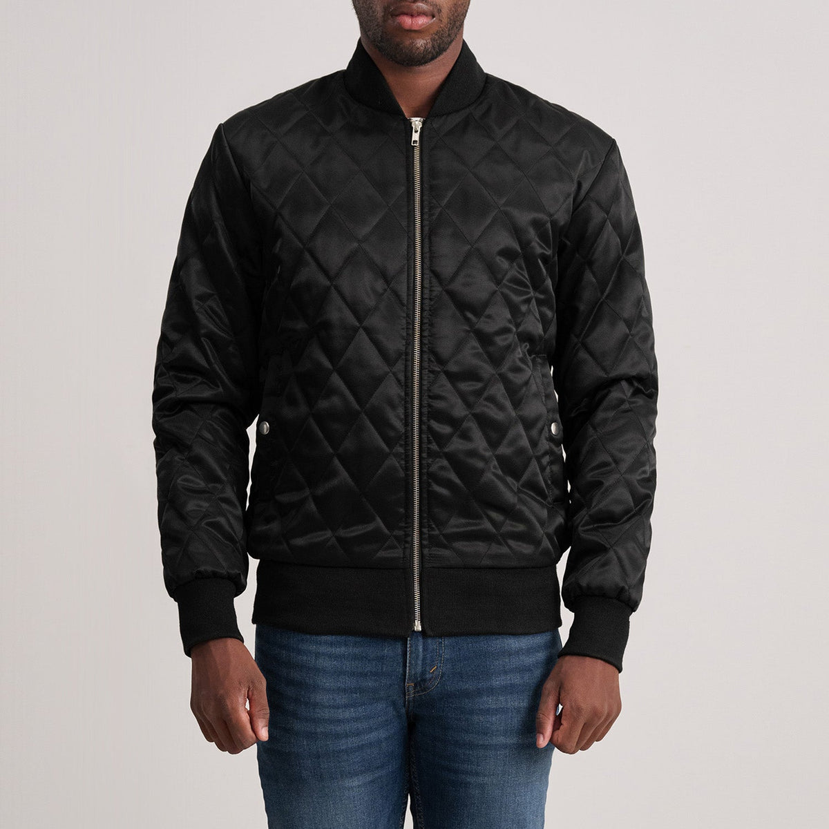 Danson Quilted 黑色 Varsity 真皮夹克 男士 in Black Satin - Front Profile View &amp; Tailored Silhouette | Buy Online