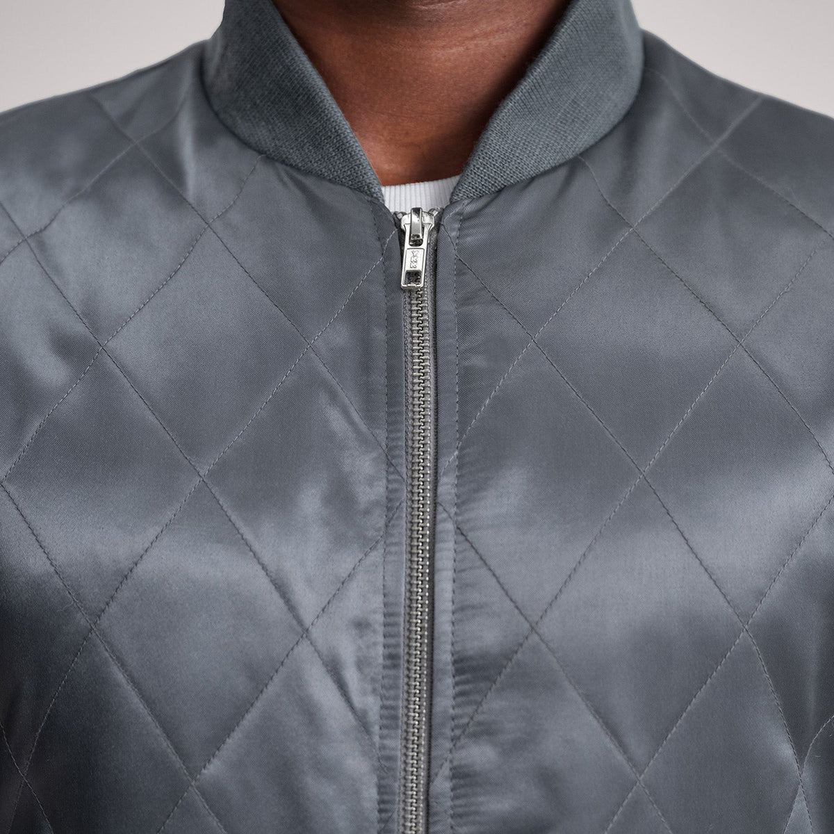 
内衬展示 Showing Polyester Lining & 内部双侧实用暗袋
