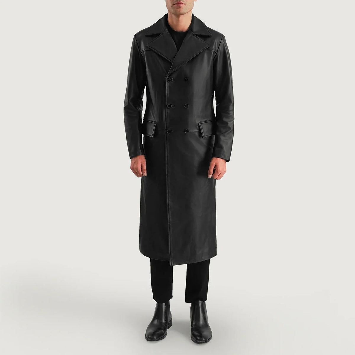 
Delmar Black Leather Double Breasted Coat - 展现立体袖型与合身版型的侧身视角